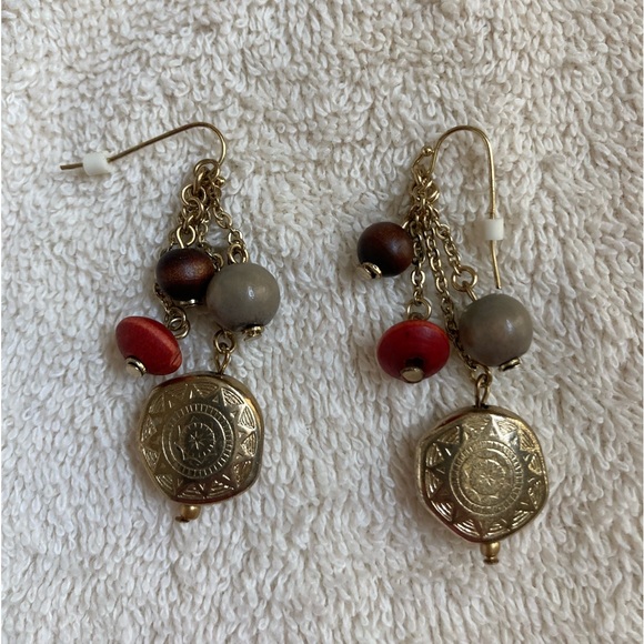 Unique three chain dangle earrings. Like new. - Picture 2 of 5